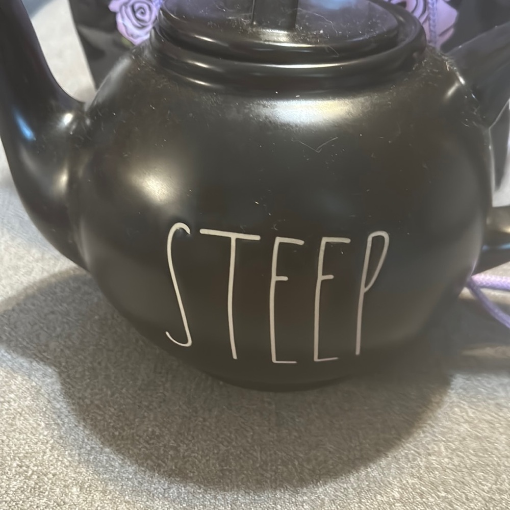 Black tea pot